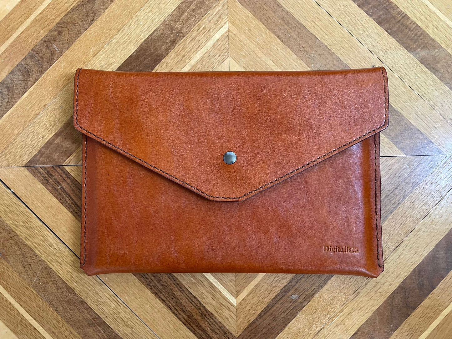 
                  
                    Laptoptasche gefüttert mit Wildleder
                  
                