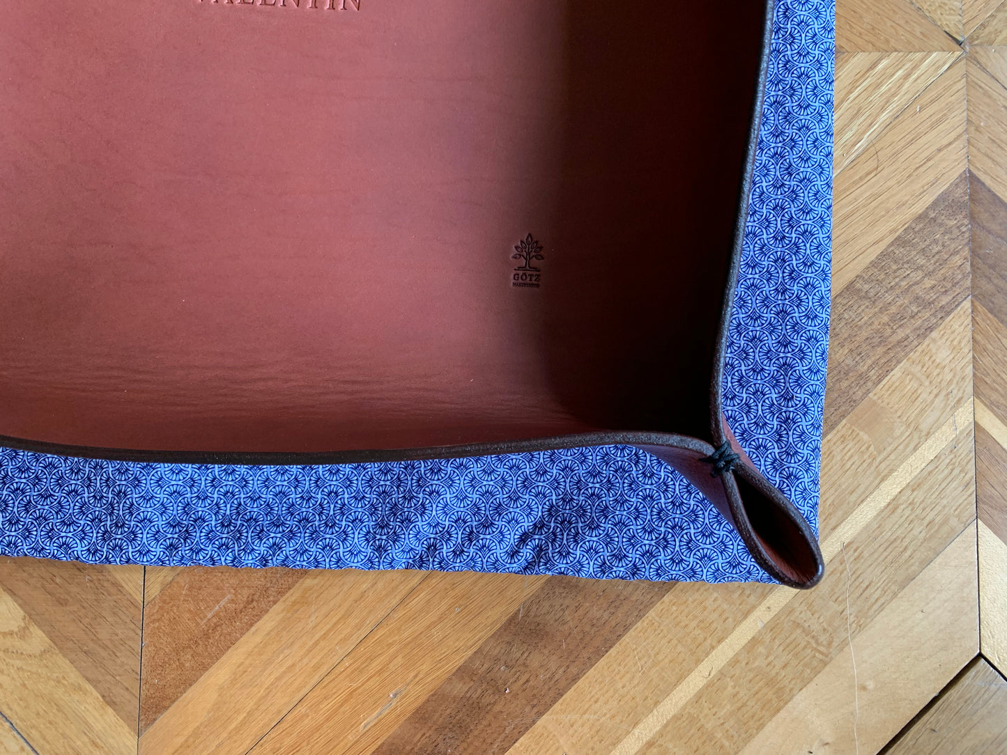 
                  
                    Lederschale klassisch / Taschenleerer Übergrösse
                  
                