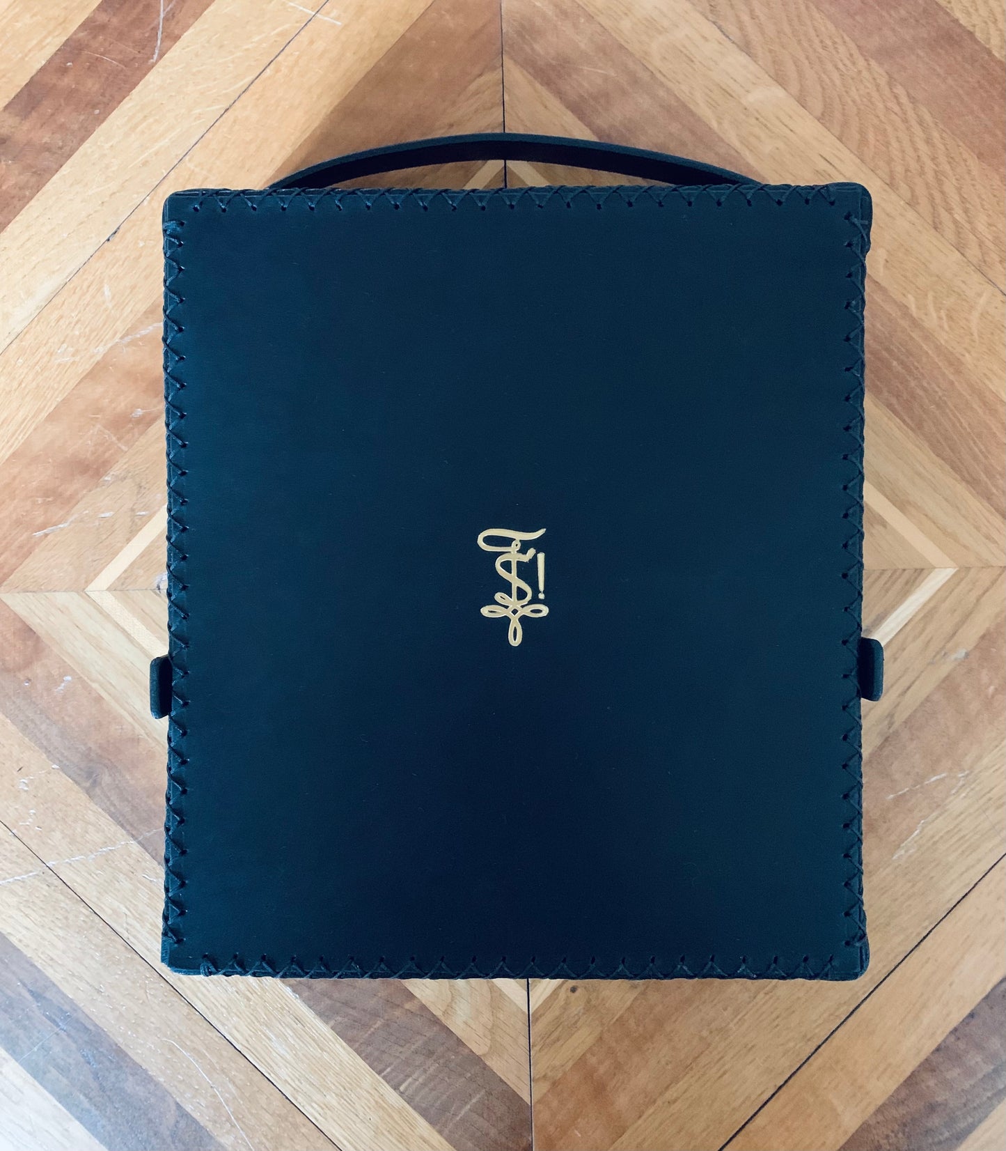 
                  
                    Mutzbox für Verbingung
                  
                