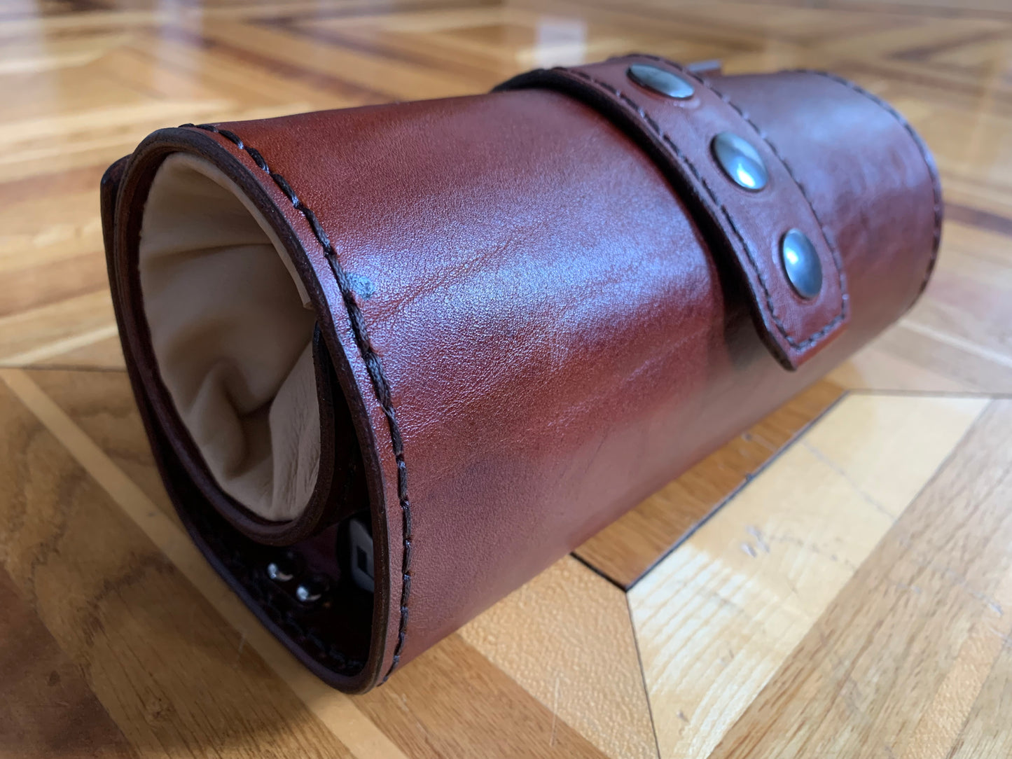 
                  
                    Zigarrenetui nach Mass und Wunsch
                  
                