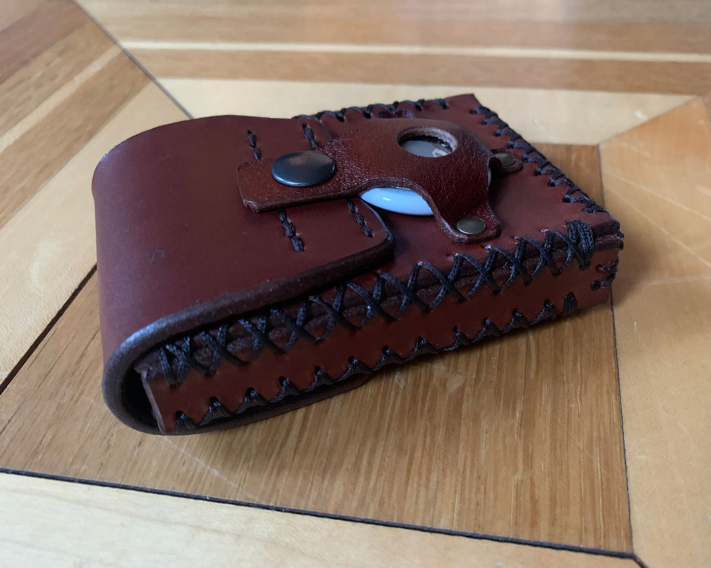 
                  
                    Kreditkartenetui mit Airtag nach Mass
                  
                