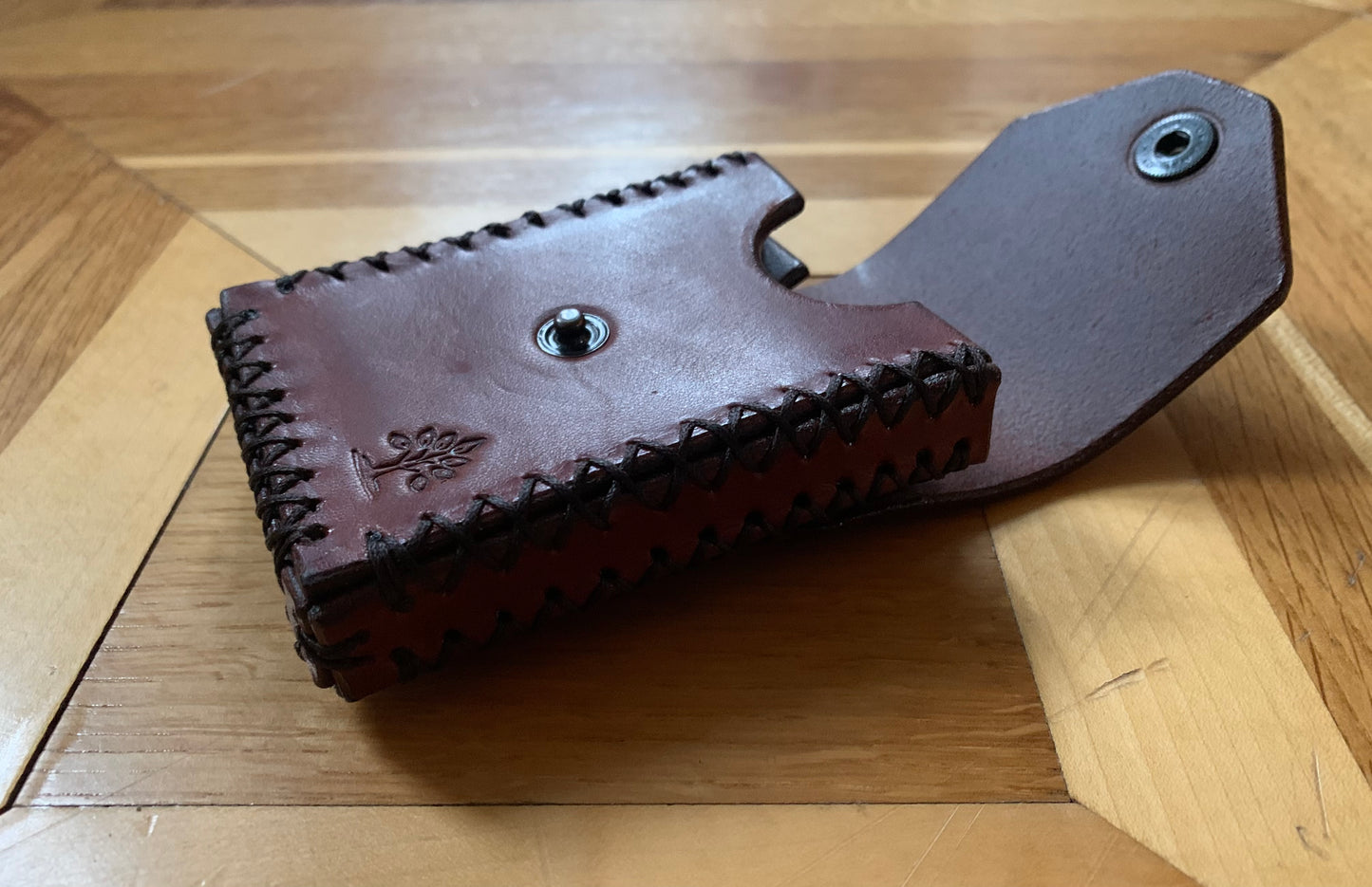 
                  
                    Kreditkartenetui mit Airtag nach Mass
                  
                